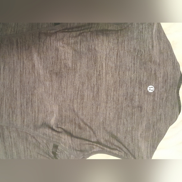 Lululemon yoga tops - Picture 4 of 14